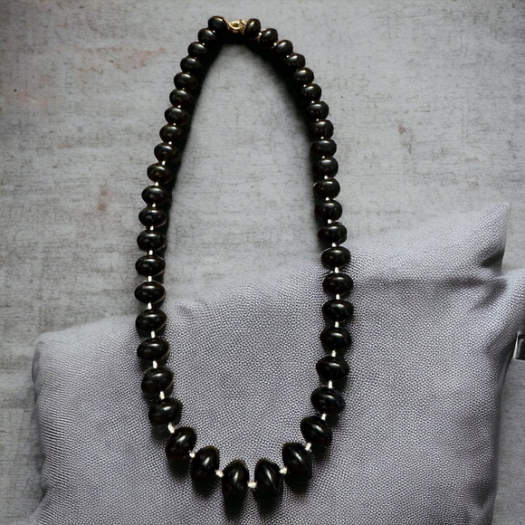 Vintage Jewelry - Vintage Black Bead Necklace
